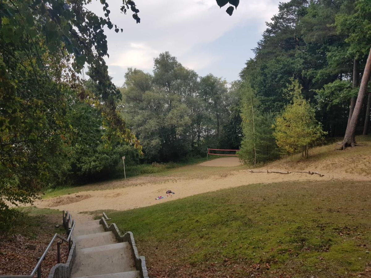 Blockhaus Canow Mit Fahrraedern Kültér fotó