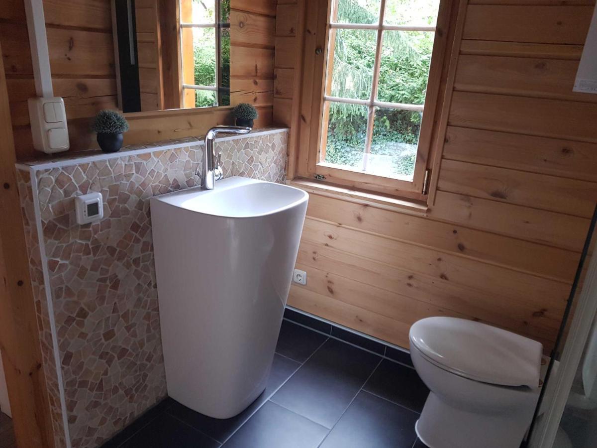 Blockhaus Canow Mit Fahrraedern Kültér fotó